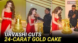 Urvashi Rautela Birthday Celebration: Yo Yo Honey Singh Surprises Urvashi Rautela with Gold Cake