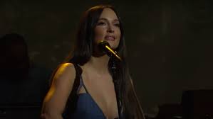 Kacey Musgraves Shines with ‘Too Good To Be True’ Performance on SNL