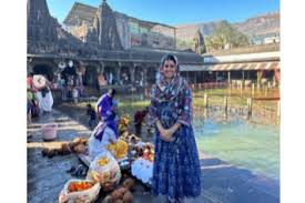 Bollywood Star Nimrat Kaur’s Spiritual Journey at Trimbakeshwar Jyotirling Mandir on Maha Shivaratri