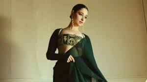 Tamannaah Bhatia’s Emerald-Green Saree Leaves Fans Stunned | Latest Bollywood Gossip