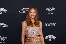 Chrissy Teigen’s Daughter Luna Steals the Show in SI Swimsuit Shoot!