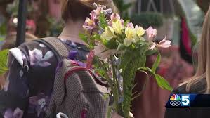 Unique Mother’s Day Celebration: Hundreds Create Flower Bouquets on Church St.