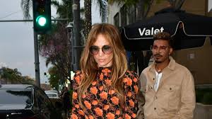 Jennifer Lopez Stuns in ’70s-Inspired Maxi Dress for Mother’s Day Celebration