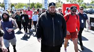 Country Star Jelly Roll Transforms Himself After Weight Shaming, Trains for Half-Marathon | Exclusive Interview