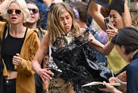 Jennifer Aniston Immersed in Oil During NYC ‘Morning Show’ Shoot