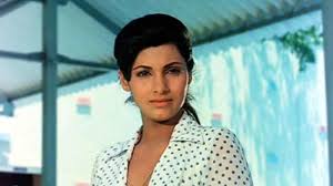 Dimple Kapadia Reveals Struggle with Leprosy Led to Meeting with Raj Kapoor for Bobby Role