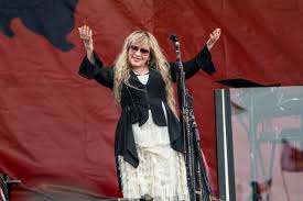 Stevie Nicks Reveals Shocking Medical Emergency in Glasgow