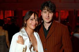 Rashida Jones and Ezra Koenig: The Unconventional Relationship Defined by Love