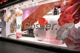 The Rise of Glossier in Mecca Australia: A Beauty Unicorn Making Waves